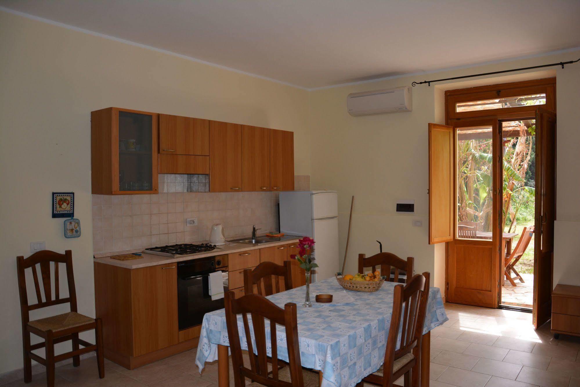 Agriturismo Torre Del Golfo Cropani Kültér fotó
