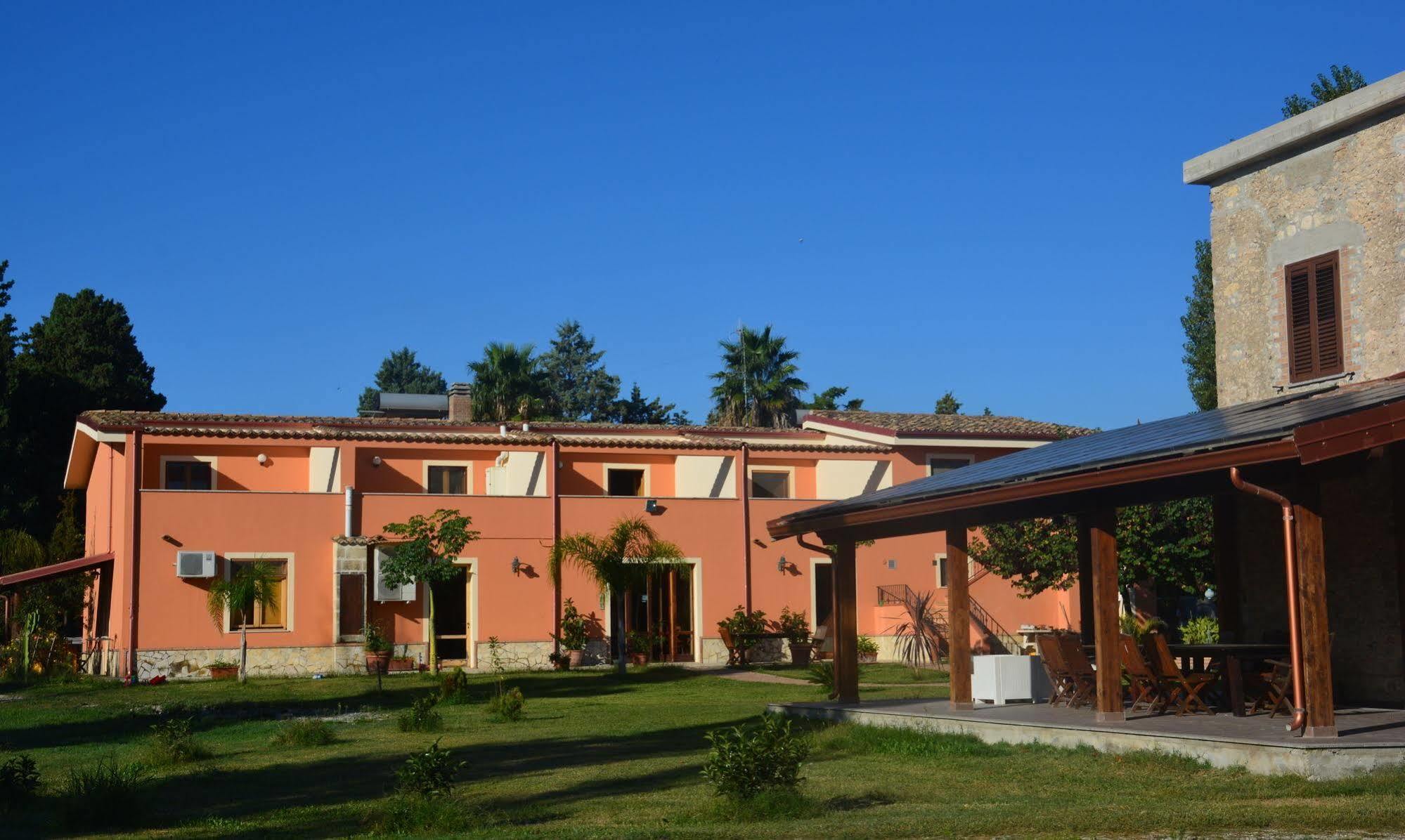 Agriturismo Torre Del Golfo Cropani Kültér fotó